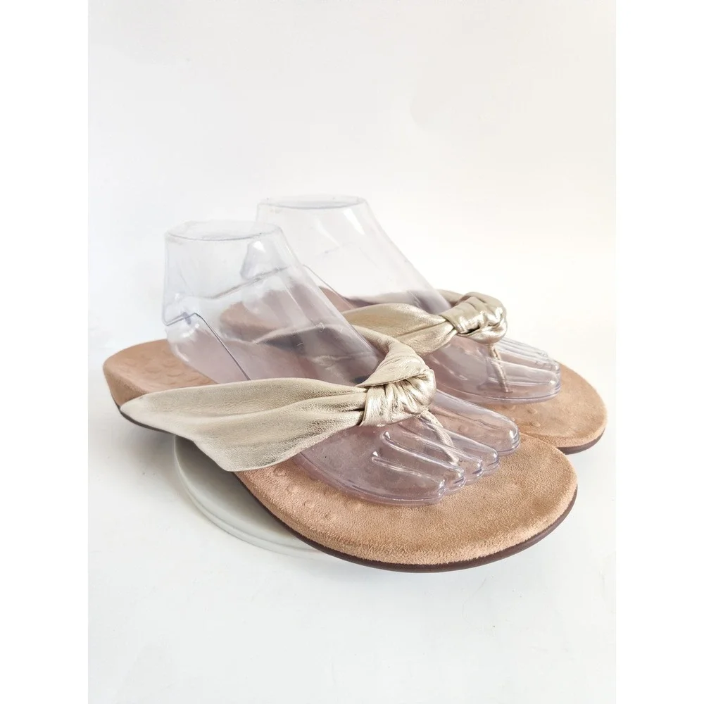 Vionic Pippa Sandals 10 Gold Leather Knotted Orthotic Thong Flip Flops Comfort